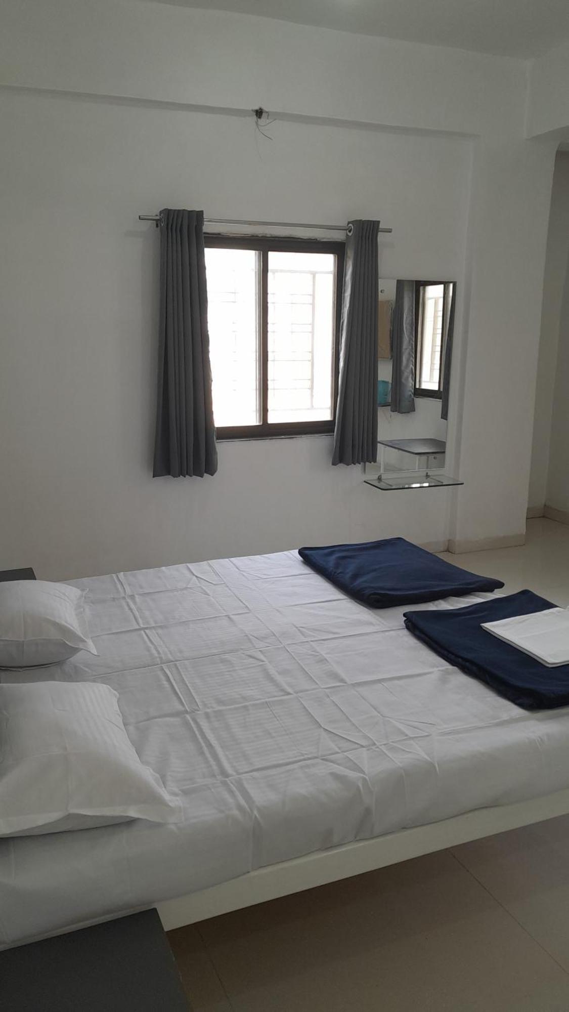 Hotel Gulati Suites Washim Exterior foto